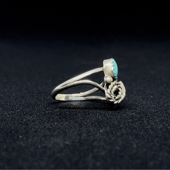 STERLING SILVER TURQUOISE RING - Picture 3 of 4